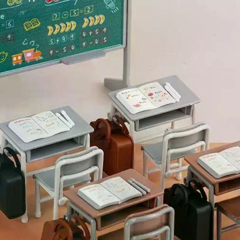 Model Kit Fantasy - 1 Set Mini School Desk Chalkboard