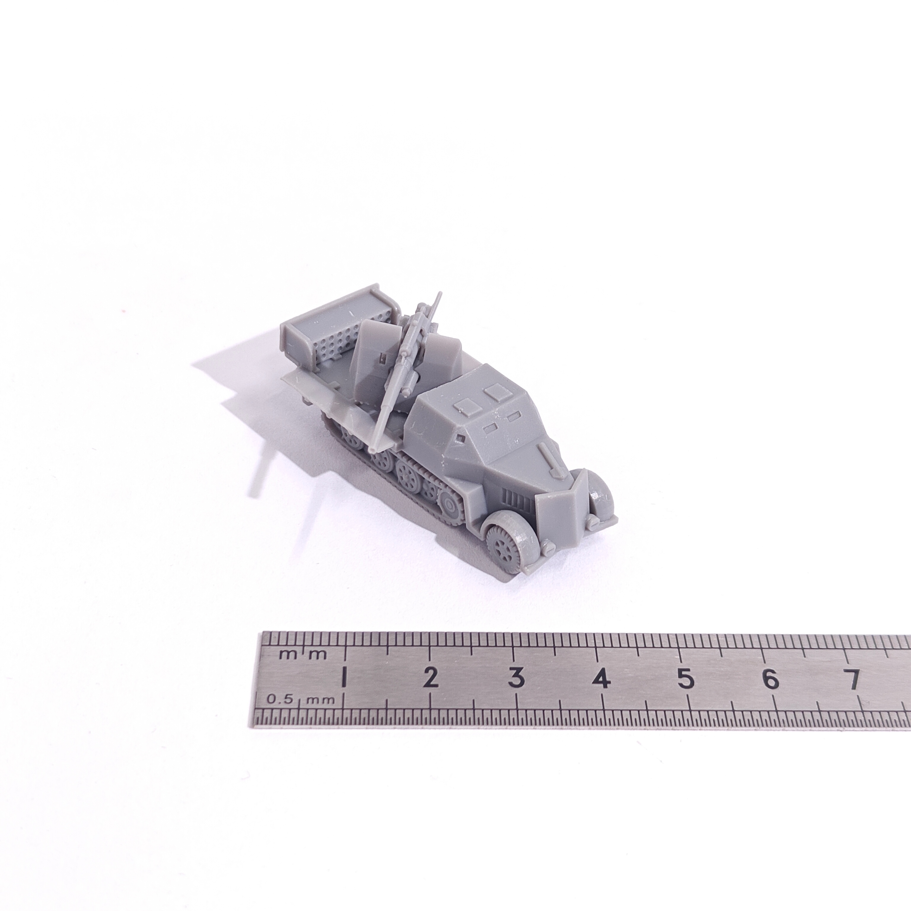Model Kit Fantasy - 1/144 Scale Sd.Kfz.7 with Flak unpainted