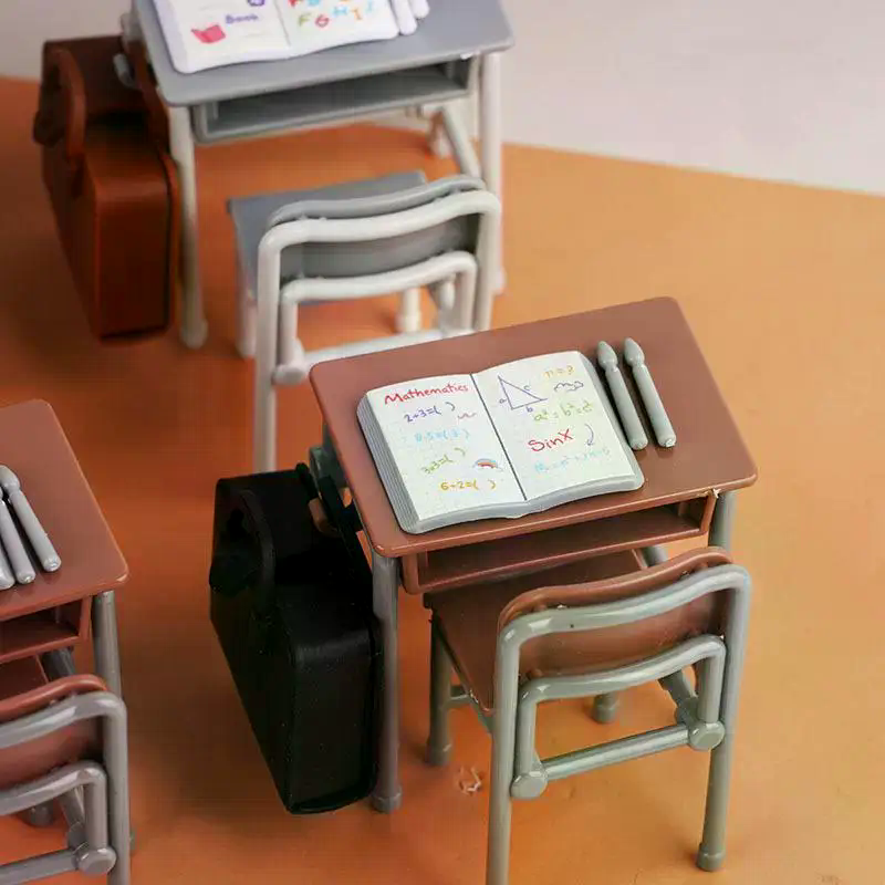 1 Set Mini School Desk Chalkbo – Model Kit Fantasy Bewertung und Preis